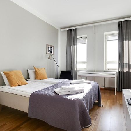 Kotimaailma Apartments Kamppi - 2Br In The City Center With Code Lock Helsinki Kültér fotó