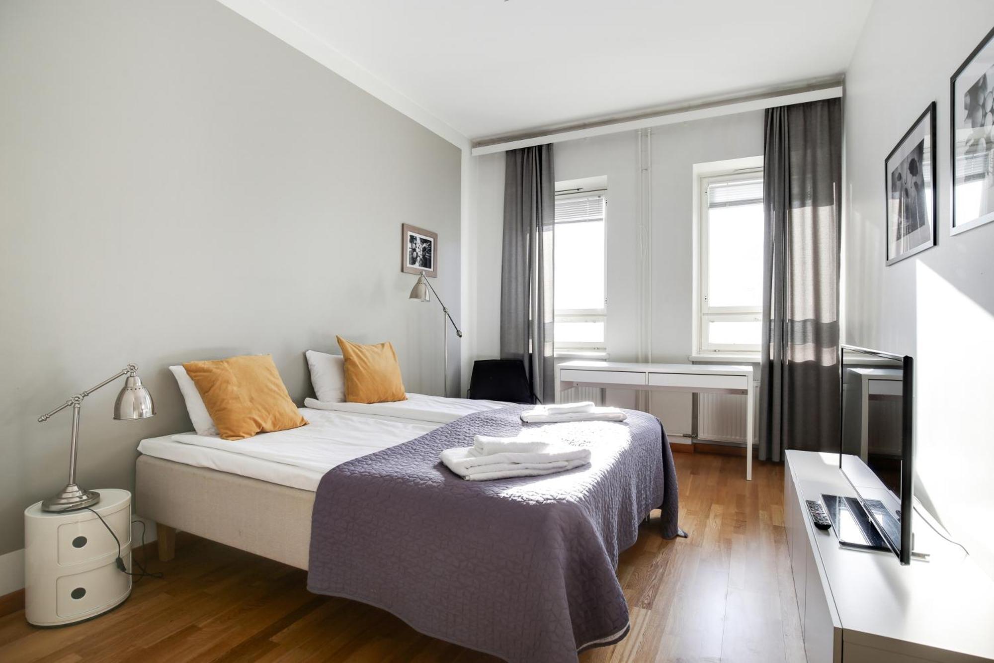 Kotimaailma Apartments Kamppi - 2Br In The City Center With Code Lock Helsinki Kültér fotó